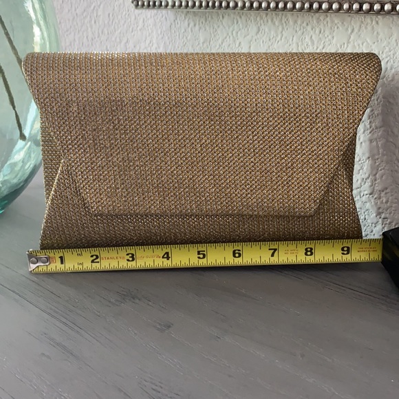 New  golden clutch - Picture 5 of 6